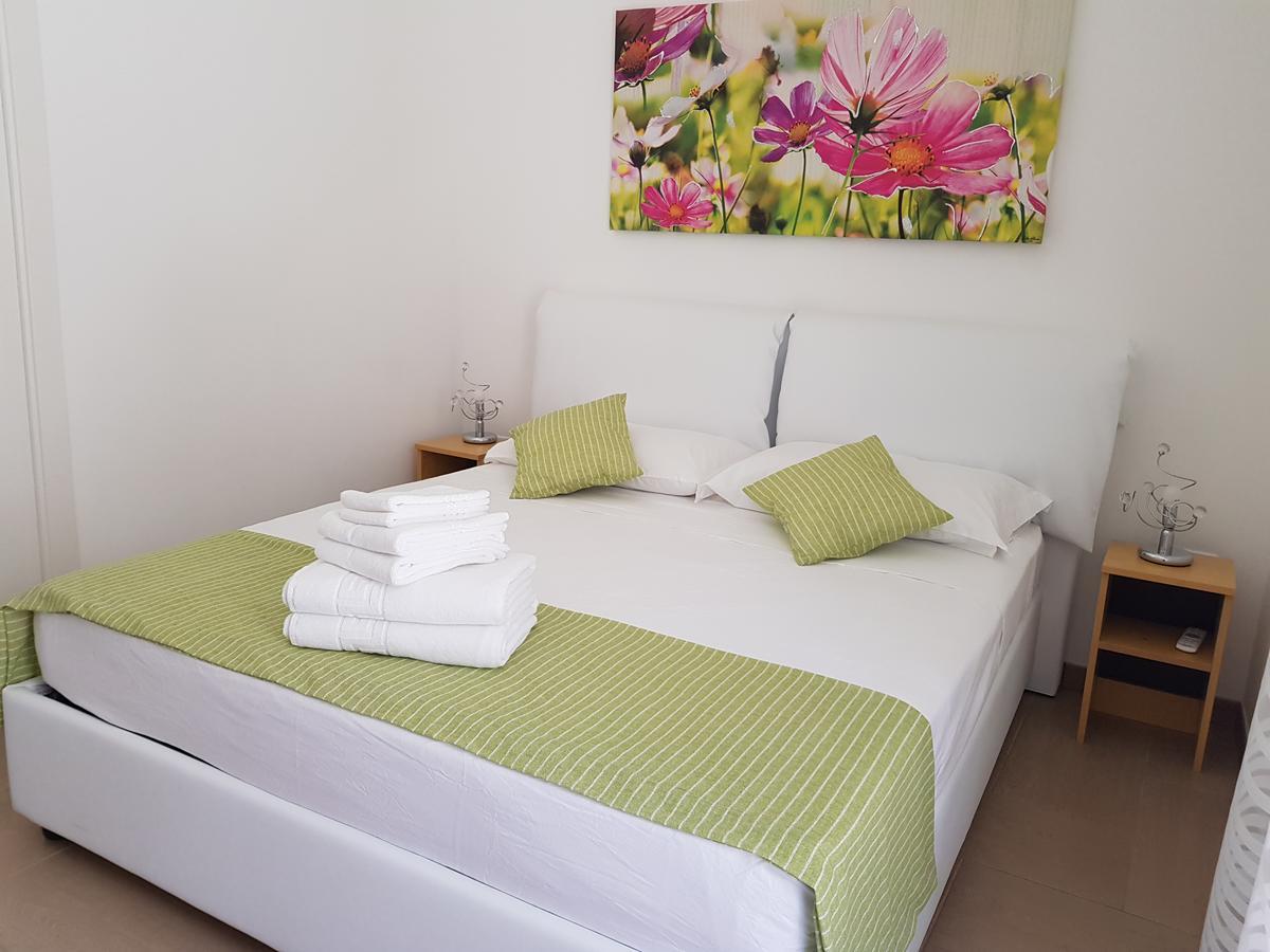 B&B Fior Di Mare ปอร์โตเชซาเรโอ ภายนอก รูปภาพ